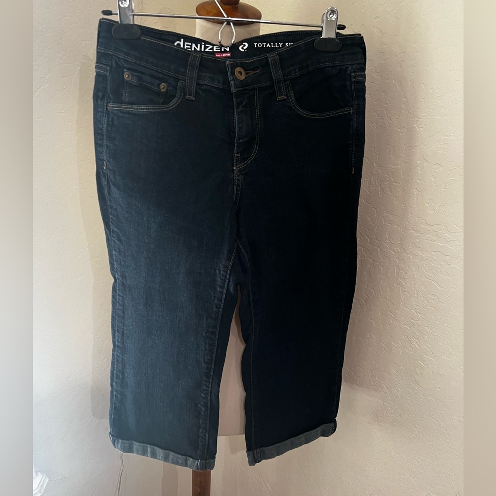 Dark denim Denizen capris size 2
